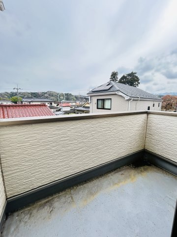 渕上中古戸建/広々としたお庭/太陽光パネル設置済み/オール電化住宅のバルコニー|景色も良好なバルコニー♪