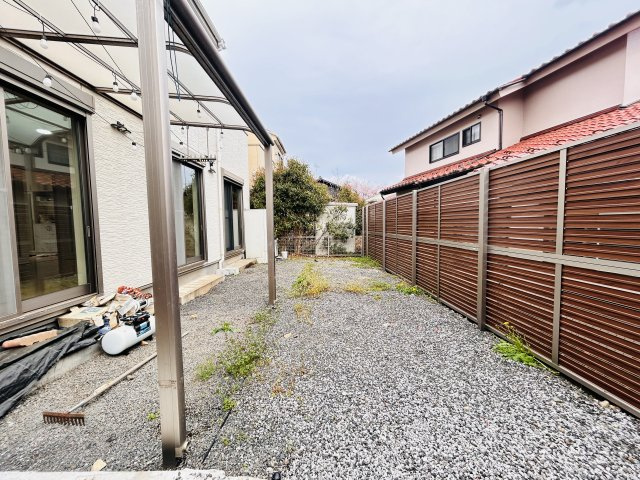 渕上中古戸建/広々としたお庭/太陽光パネル設置済み/オール電化住宅の庭|広大なお庭は多用途に使用可能です♪