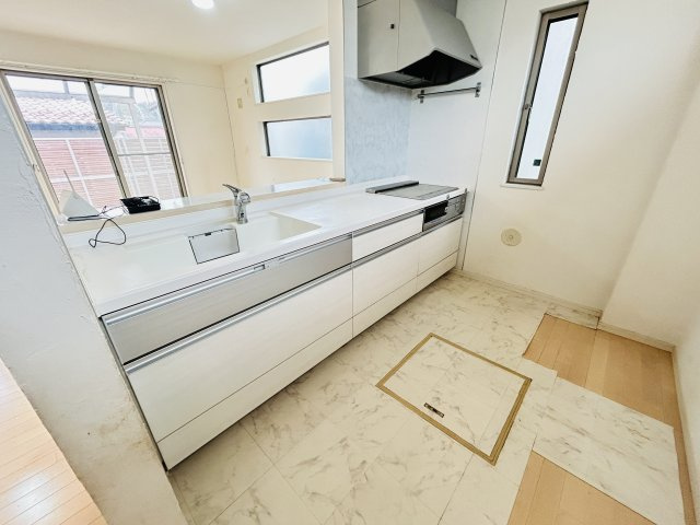 渕上中古戸建/広々としたお庭/太陽光パネル設置済み/オール電化住宅のキッチン