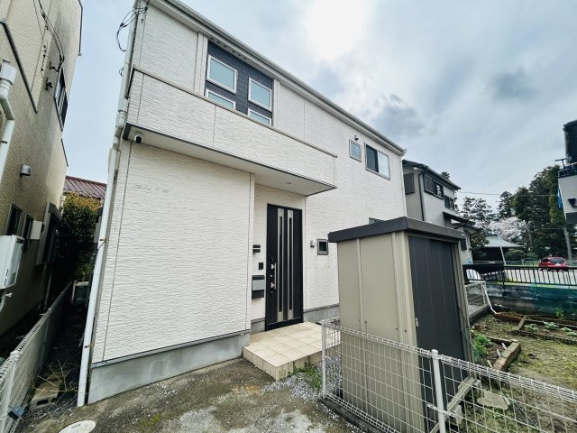 渕上中古戸建/広々としたお庭/太陽光パネル設置済み/オール電化住宅の外観