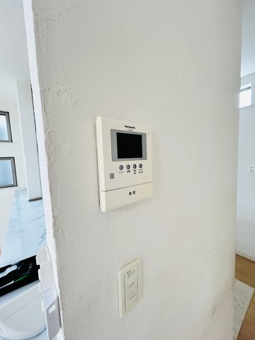 渕上中古戸建/広々としたお庭/太陽光パネル設置済み/オール電化住宅の防犯設備