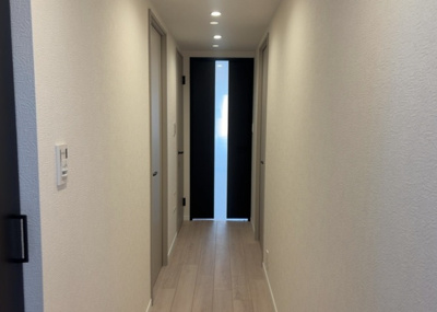 【内装】 | ソルグランデメイツ多摩境オレンジコート | 内装はとにかくおしゃれなものがいい！と選ぶ前に、まず住んだ後のことを想像してみましょう。住んでみたらコンセントの位置が悪くて使いにくいなど出てきます。事前にどの家電をどこに置くか想定しておきましょう。