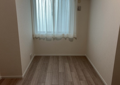 【子供部屋】 | ソルグランデメイツ多摩境オレンジコート | 子供が何人でも年齢によっては、受験時にしっかり壁のある個室があった方が良い場合もあります。難しい問題ですが、兄弟の人数や、性別や年齢差によって状況が異なりますので、数年後のこともしっかり考えましょう。