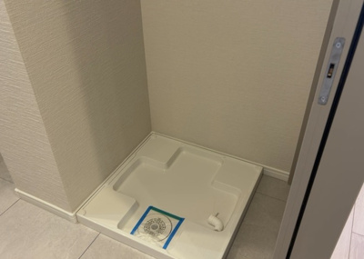 【ランドリースペース】 | ソルグランデメイツ多摩境オレンジコート | ランドリースペースも気になります。洗濯機置場があり「洗う、干す、取り込む、アイロンがけ、たたむ」など、洗濯に関する家事をするための空間です。広さや収納など付帯設備も含めて、詳細は現地でご確認ください。