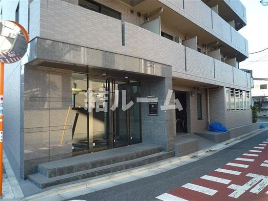 練馬区春日町１丁目の賃貸マンションのエントランス
