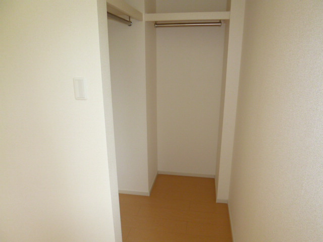 Ｖiｌｌa樫の木の収納|ウォークインクローゼット
