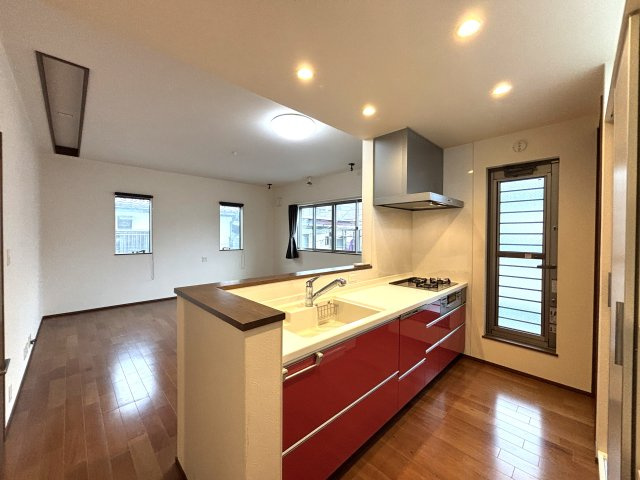 【キッチン】 | 板橋区赤塚２丁目　中古戸建て | ＜2階1LDK＞使い勝手が良く、快適に料理ができるキッチン