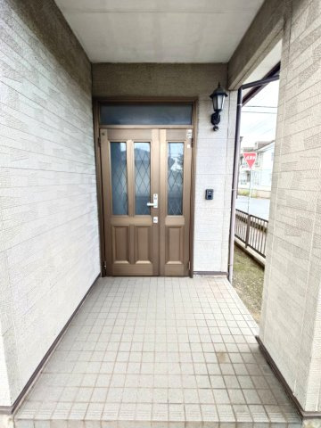 マルグリット2階建のエントランス