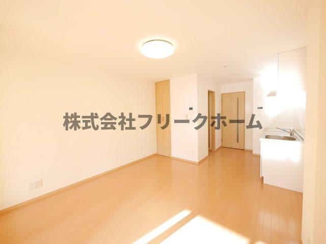 武蔵野市緑町１丁目の賃貸マンションの居間・リビング