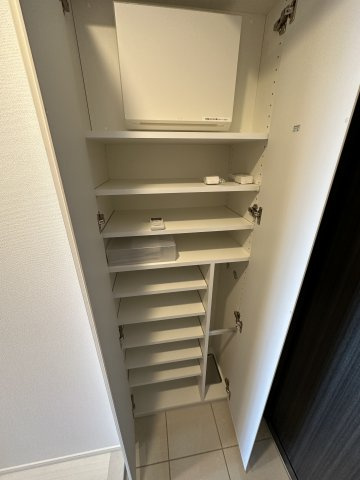 府中市矢崎町１丁目の賃貸マンションの収納