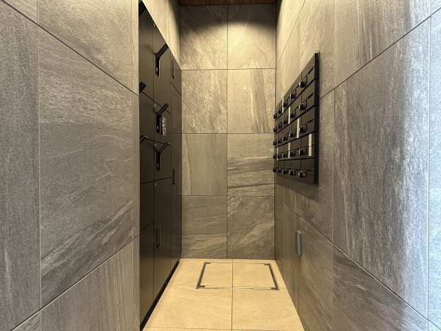 府中市矢崎町１丁目の賃貸マンションのエントランス