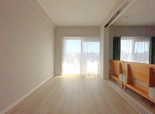 【洋室】 | サニーコート滝野川 | 暖かいひだまりを全身で感じ取れる室内。