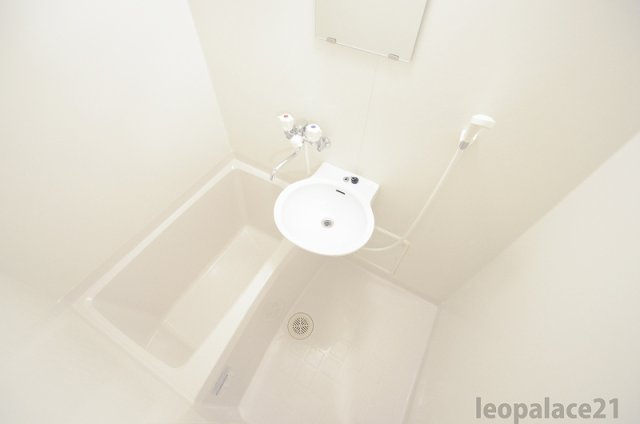 レオパレスウィンクルＢの浴室|設備・使用は号室により異なる為、現況を優先いたします。