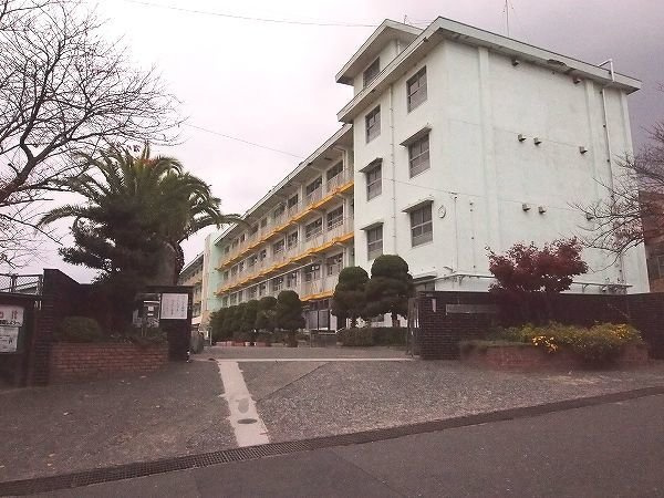 ジャン・アヴニールＡの周辺|北九州市立　沼中学校まで650m