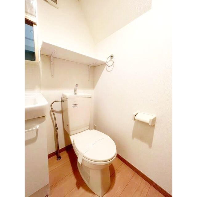 横浜市戸塚区上倉田町のアパートのトイレ