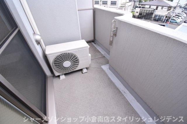 ベーシック・グローブのバルコニー