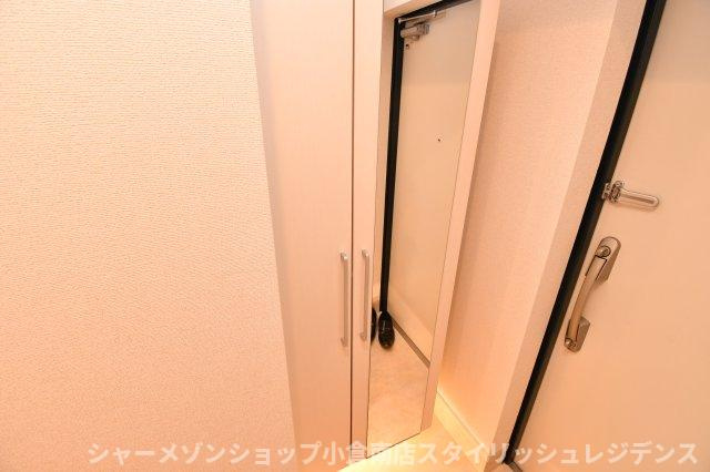 ベーシック・グローブの玄関