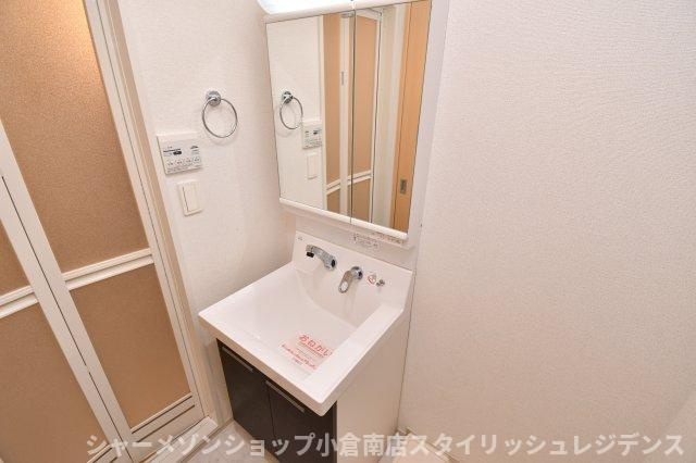 ベーシック・グローブの洗面所