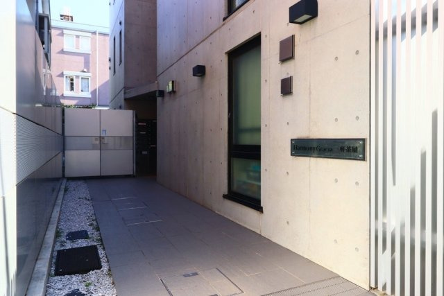 ハーモニーグラシア三軒茶屋のエントランス|落ち着いたエントランスです