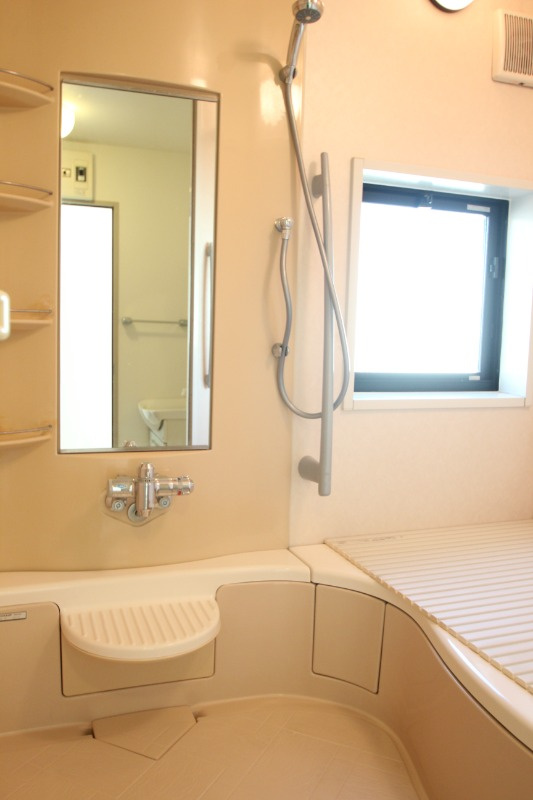 アクアハイムの浴室|コンパクトで使いやすいお風呂です