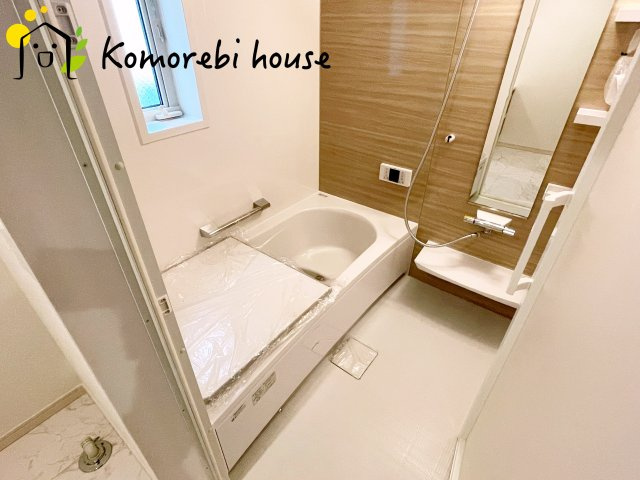 さいたま市北区日進町2丁目　新築一戸建て　グランパティオ　01の浴室|落ち着いた空間のお風呂です