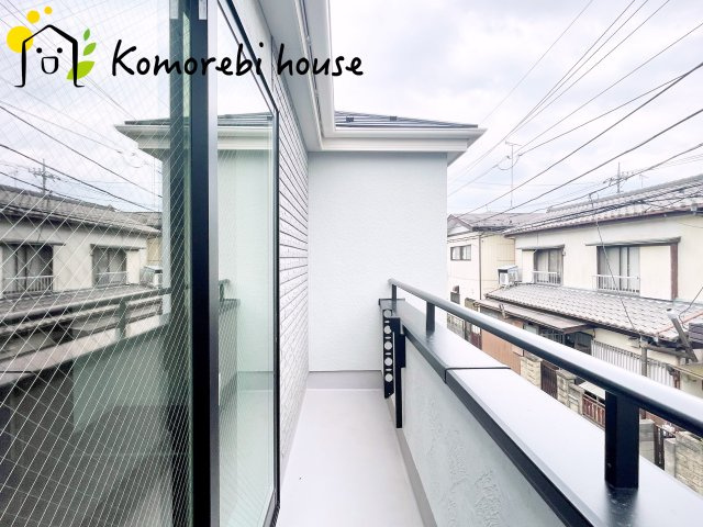 さいたま市北区日進町2丁目　新築一戸建て　グランパティオ　01のバルコニー|バルコニーがあります