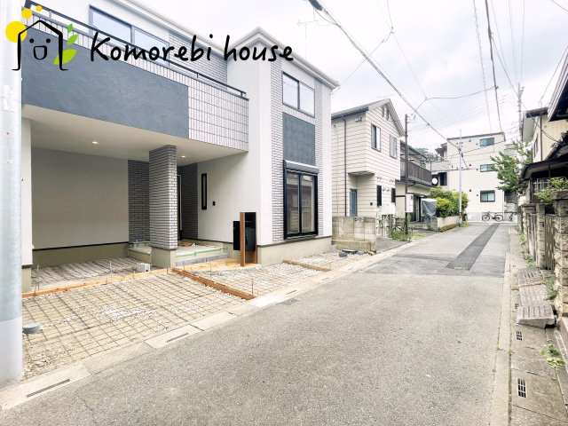 さいたま市北区日進町2丁目　新築一戸建て　グランパティオ　01の前面道路含む現地写真|前面道路含む現地写真です