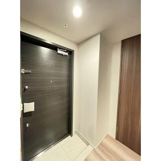 府中市宮西町１丁目の賃貸マンションの玄関