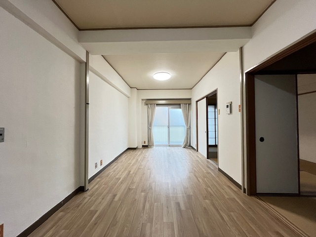 ディオハイツ金剛の居間・リビング