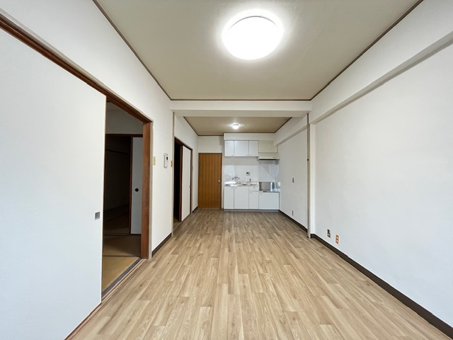 ディオハイツ金剛の居間・リビング