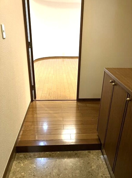ニュークレスの玄関