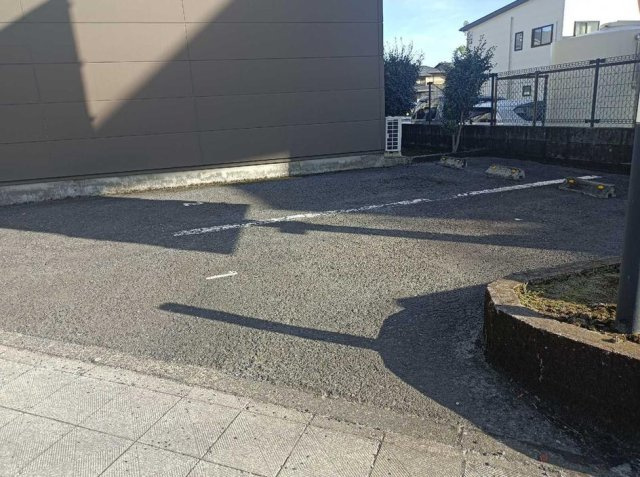 【駐車場】