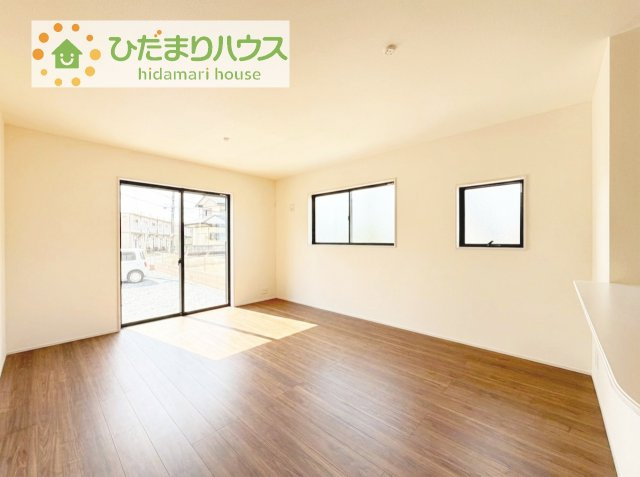 【居間・リビング】 | 第2土浦市烏山　新築戸建 | お子様が元気に遊べる広々としたリビングです！