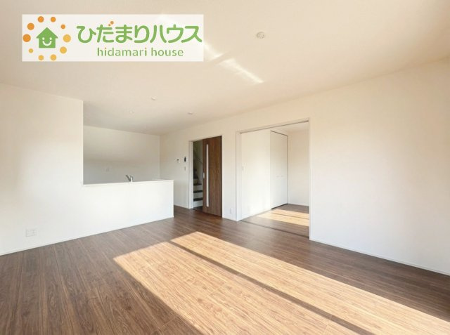 【居間・リビング】 | 第2土浦市烏山　新築戸建 | 南向きのリビングではぽかぽかの日差しが感じられます☆彡
