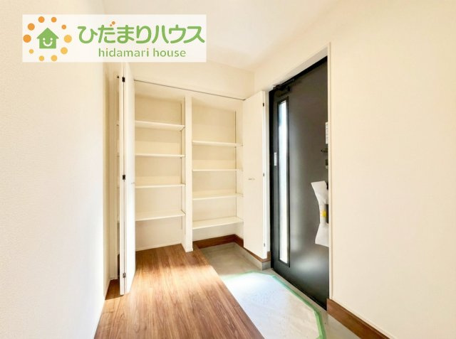 【玄関】 | 第2土浦市烏山　新築戸建 | 玄関が広いので親子で並んで仲良く靴が履けますね(^^)/