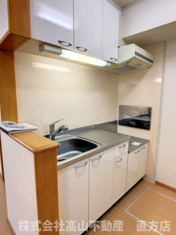 直方市神正町のアパートのキッチン