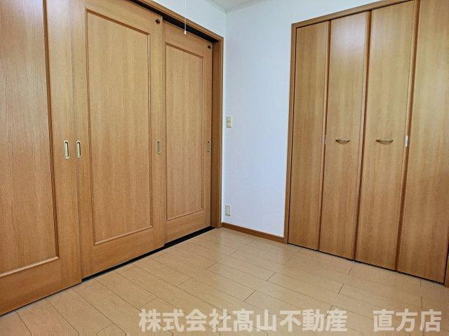 直方市神正町のアパートの収納