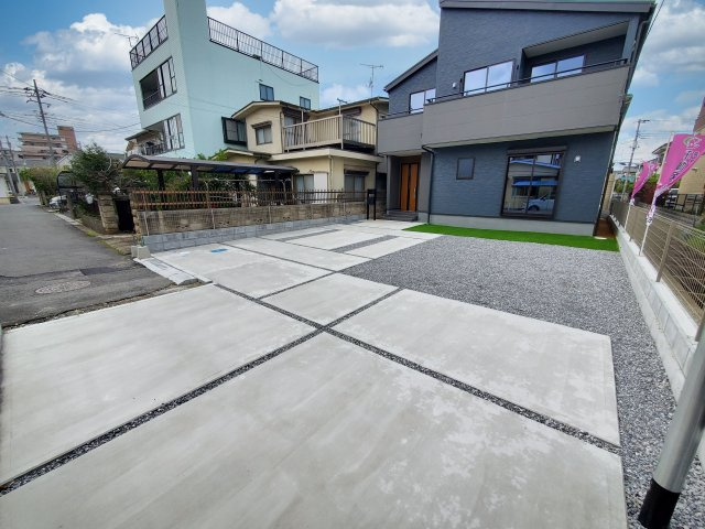 八潮市　大曽根　新築戸建　全1棟の外観|駐車スペースもあります