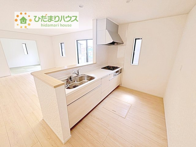 【キッチン】 | かすみがうら市下稲吉第15　新築戸建　1号棟 | 料理をしながらでも、ご家族との会話を楽しめる対面式キッチン♪