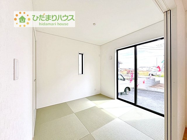 【和室】 | かすみがうら市下稲吉第15　新築戸建　1号棟 | 小さなお子さまのいる方におすすめ！リビング横の和室でお子様が遊んでる様子も確認できます(^^)/