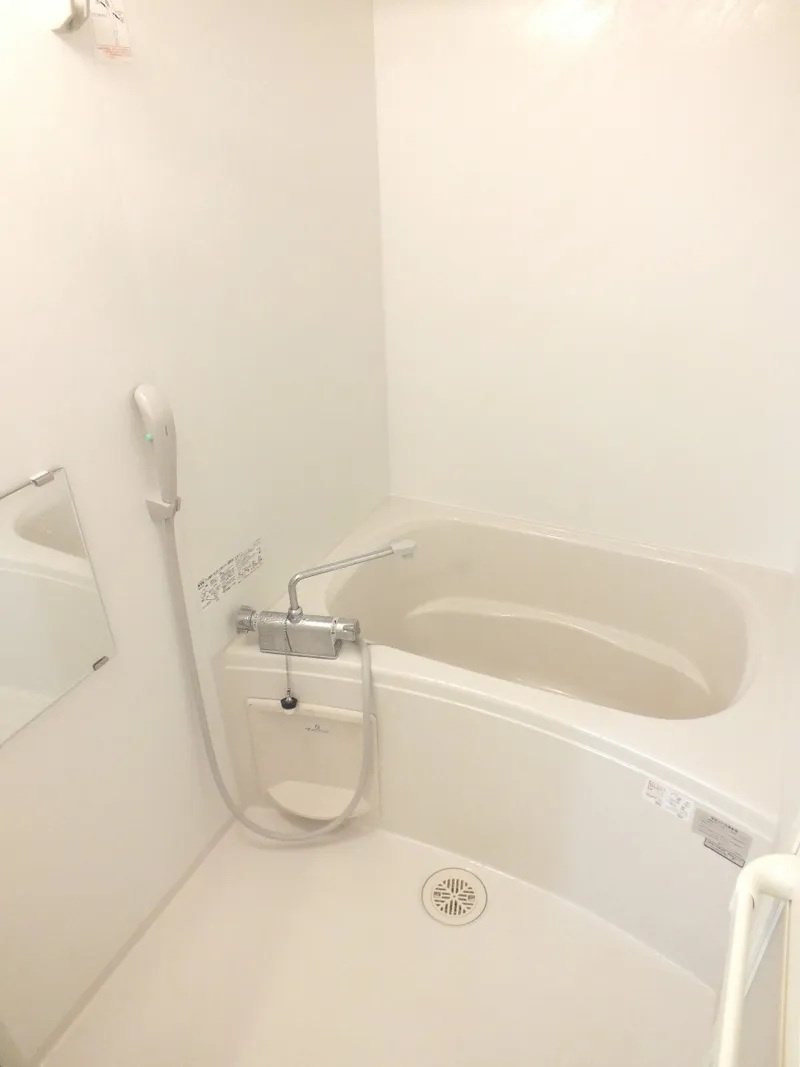 レオパレスアベニューⅡの浴室