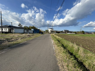 【前面道路含む現地写真】 | 都城市上長飯町　880万円