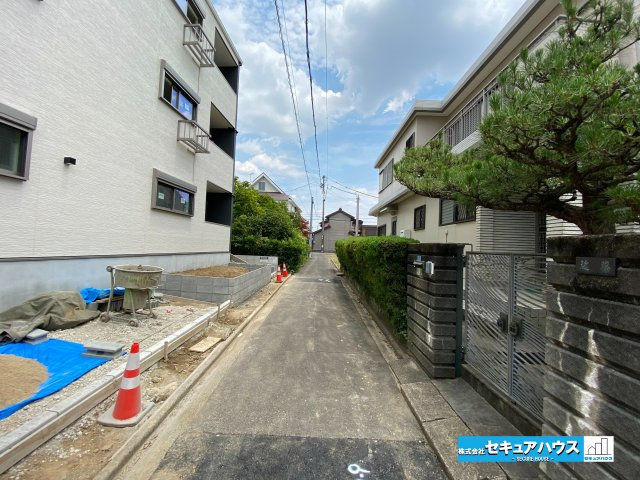【同施工物件ご案内可】名古屋市南区鳥栖1丁目　全3棟の前面道路含む現地写真|事前予約にて現地ご見学いただけます！お気軽にお問い合わせください♪
■株式会社　セキュアハウス■
住宅ローンに強く、知識、経験豊富なスタッフ在籍
お客様に寄り添い、ご成約後もサポート致します。