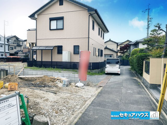 【同施工物件ご案内可】名古屋市南区鳥栖1丁目　全3棟の前面道路含む現地写真|事前予約にて現地ご見学いただけます！お気軽にお問い合わせください♪
■株式会社　セキュアハウス■
住宅ローンに強く、知識、経験豊富なスタッフ在籍
お客様に寄り添い、ご成約後もサポート致します。
