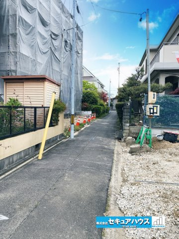 【同施工物件ご案内可】名古屋市南区鳥栖1丁目　全3棟の前面道路含む現地写真|事前予約にて現地ご見学いただけます！お気軽にお問い合わせください♪
■株式会社　セキュアハウス■
住宅ローンに強く、知識、経験豊富なスタッフ在籍
お客様に寄り添い、ご成約後もサポート致します