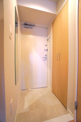 【玄関】 | ロイジェント駒込六義園 | ※写真は同タイプ住戸です。