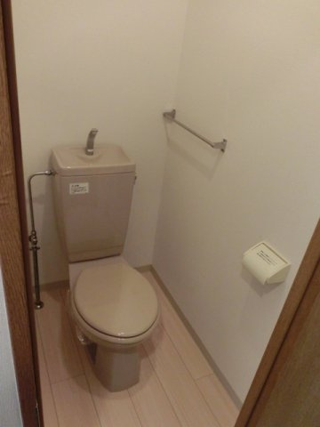 大阪市中央区南船場１丁目の賃貸マンションのトイレ