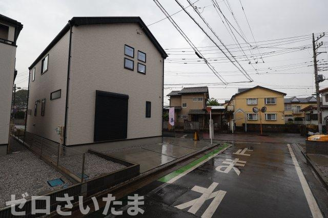 《仲介手数料無料》富士見市上沢２丁目3-1新築一戸建てグラファーレの外観|近くに踏切があるので警報機の音が聞こえます。現地にて雰囲気をご確認下さい。音が気になる方はオプション工事で2重窓にするのもおすすめです。