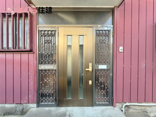 野木町丸林　中古戸建の玄関|懐かしさを感じさせる玄関入口！