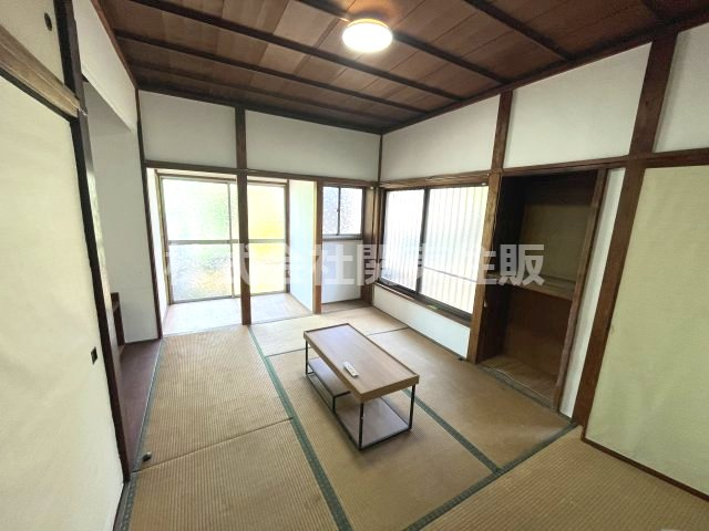 戸建 川口市桜町３丁目の居間・リビング